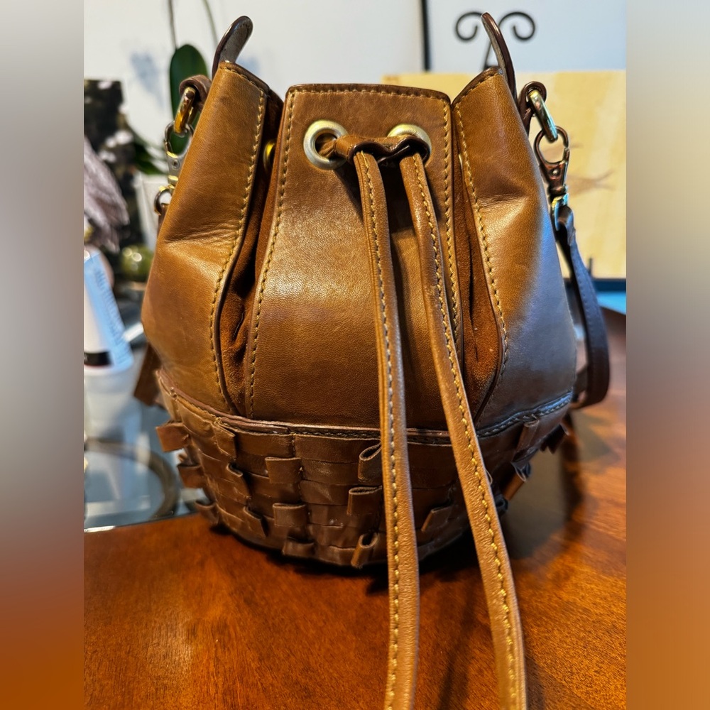 HH Anthropology genuine leather purse, great condition lots intricate details.